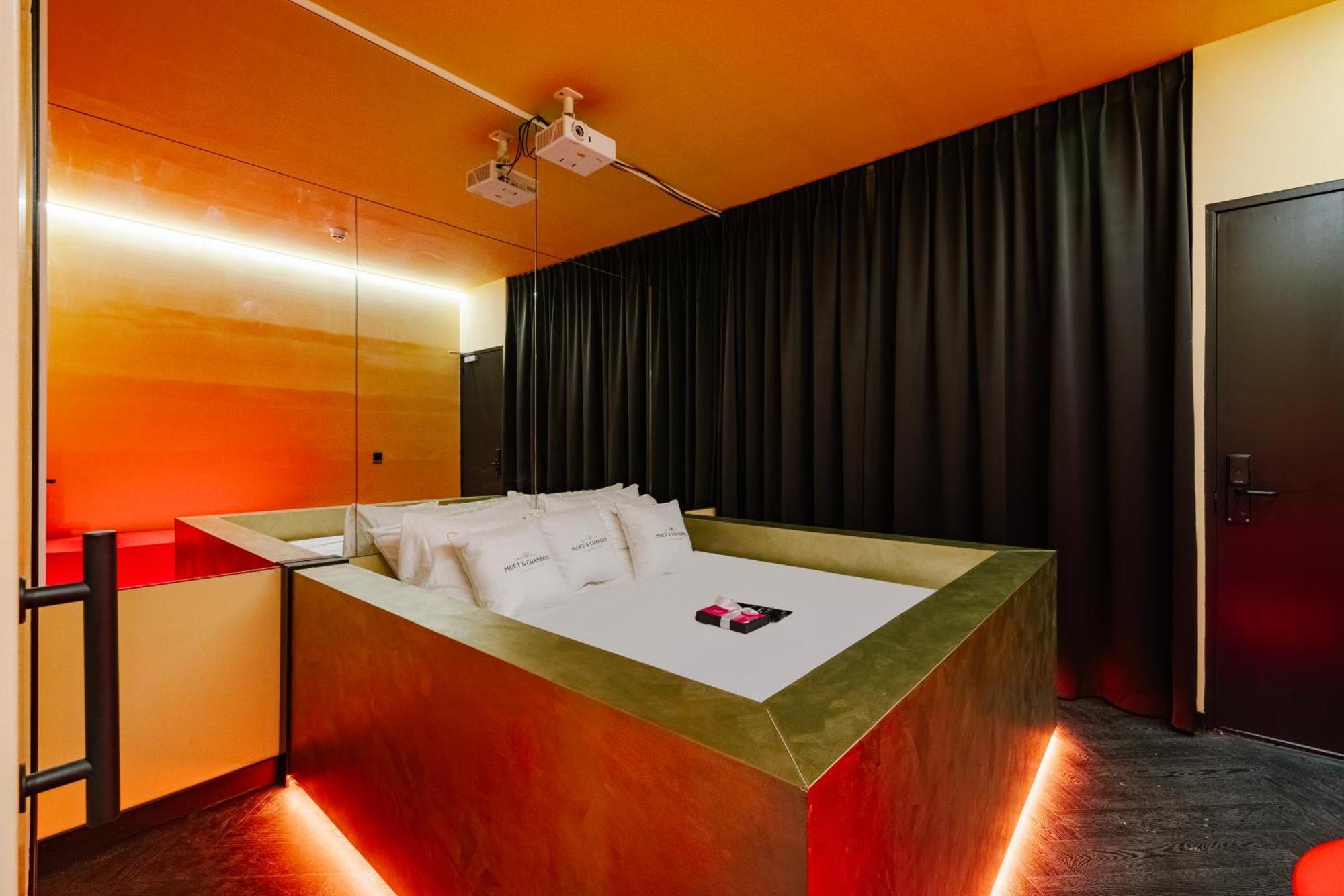 Supper Hotel Amsterdam Bagian luar foto